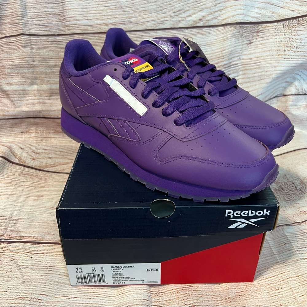 Reebok Classic Leather Running Shoes - Size 11 - NWT